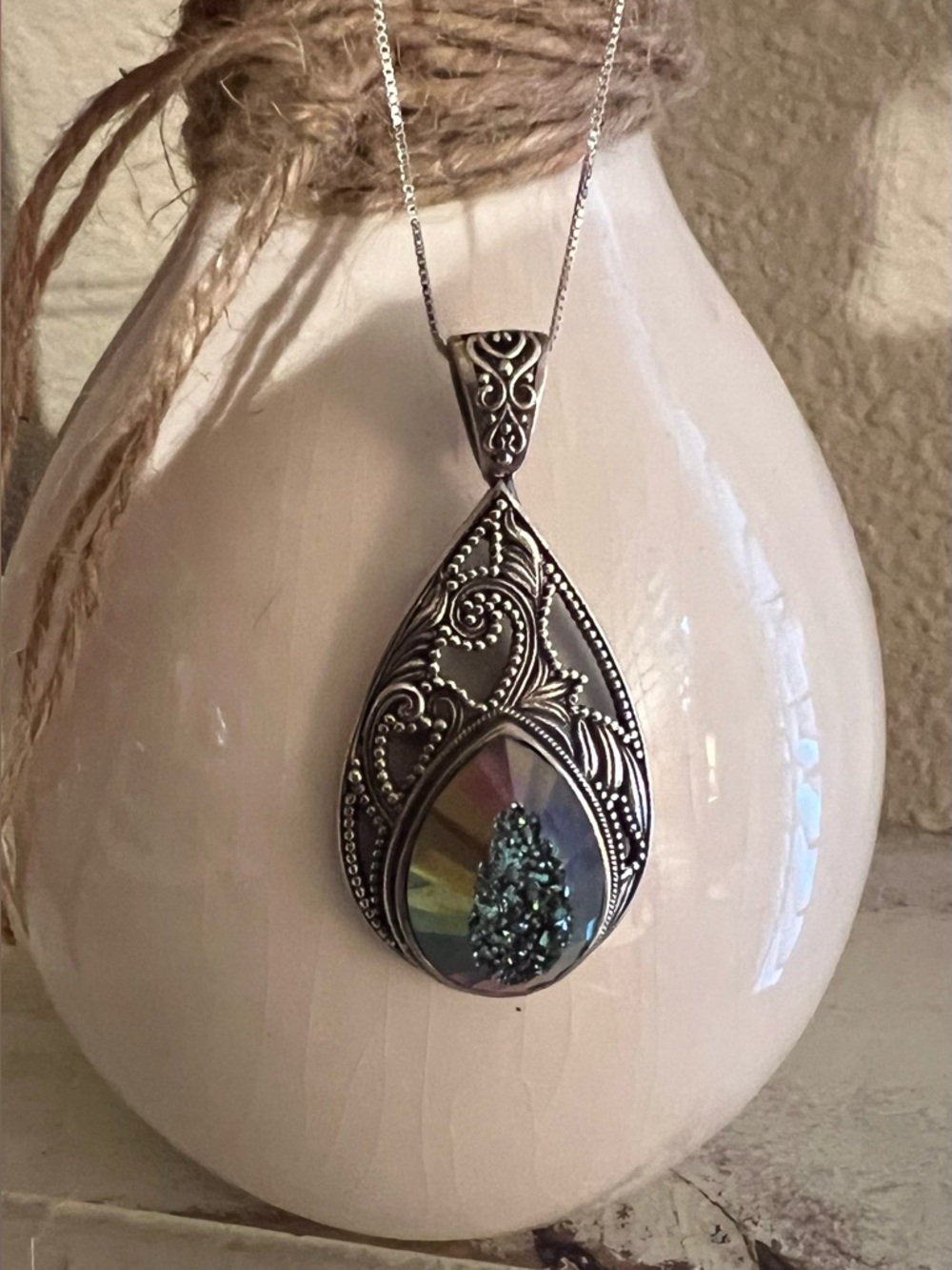 Gorgeous Large SS Sajen Pendant necklace with Peacock Druzy